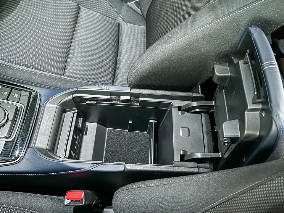 センターコンソールボックス内部